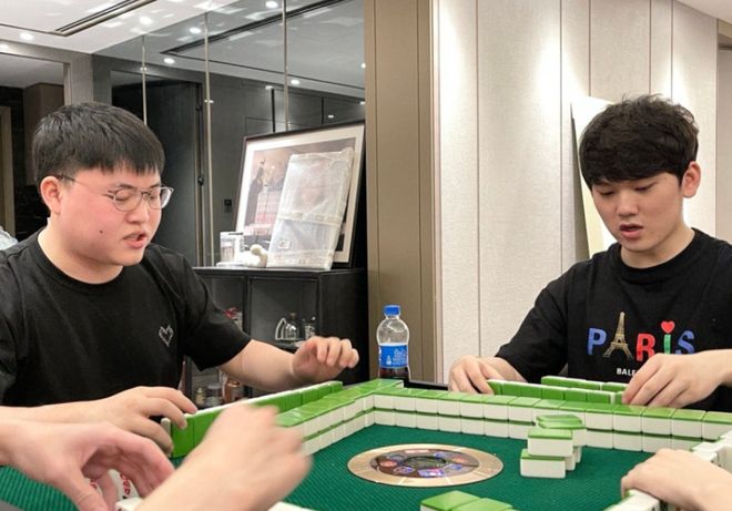 Uzi焦点对战，JackeyLove与70激战篮网分钟，最后时刻胜出胜负难料！